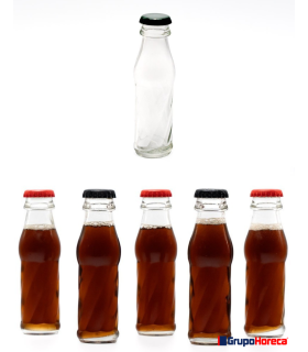 Vidrio transparente que realza el color y las burbujas de la bebida.