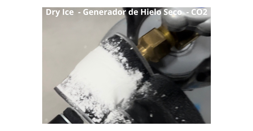 Revolución con el Condensador de Hielo Seco Dry Ice Black